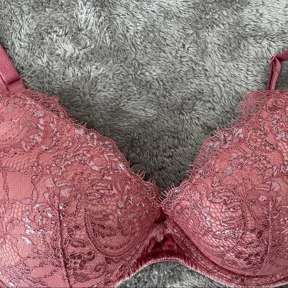 ictoria's Secret Very Sexy Pink Lace Lined Bra 32DD Shimmer Push Up Velvet